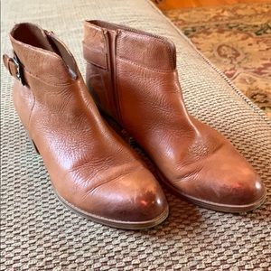 Women’s booties, brown leather, size 10 W